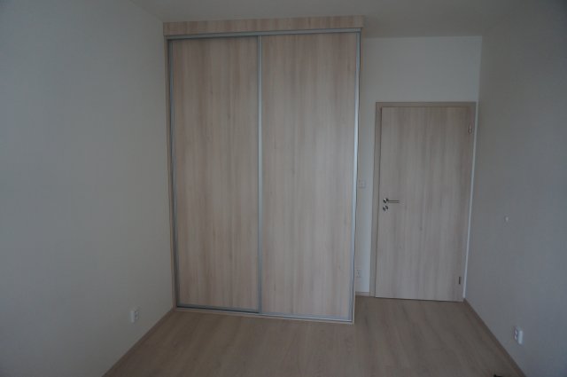 Vestavěné skříně