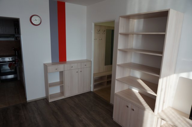 Vestavěné skříně