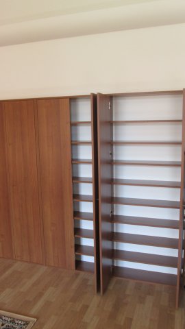 Vestavěné skříně