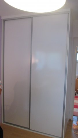 Vestavěné skříně