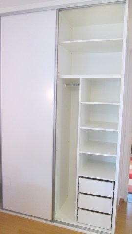 Vestavěné skříně