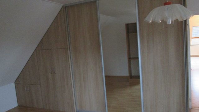 Vestavěné skříně