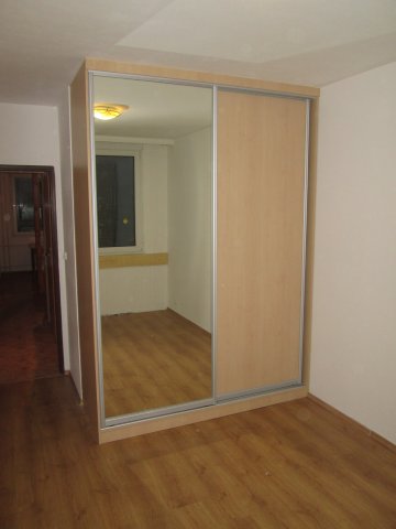 Vestavěné skříně