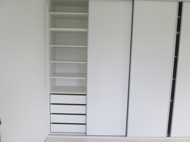 Vestavěné skříně