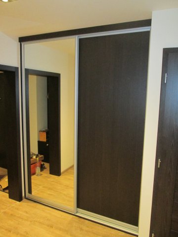 Vestavěné skříně