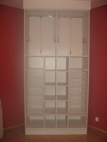 Vestavěné skříně