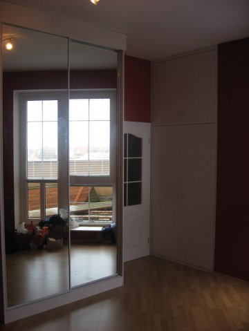 Vestavěné skříně