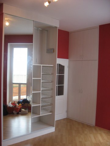 Vestavěné skříně