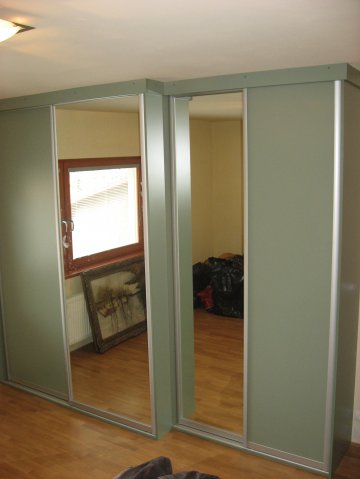 Vestavěné skříně