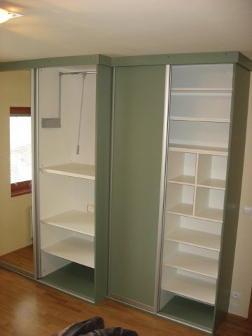 Vestavěné skříně