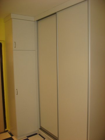 Vestavěné skříně