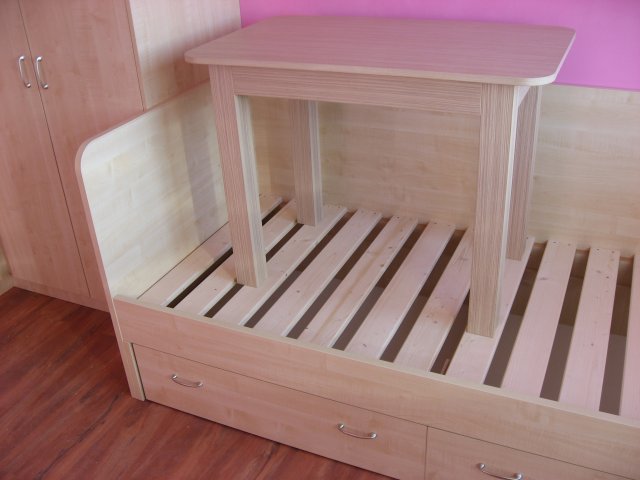 Vestavěné skříně