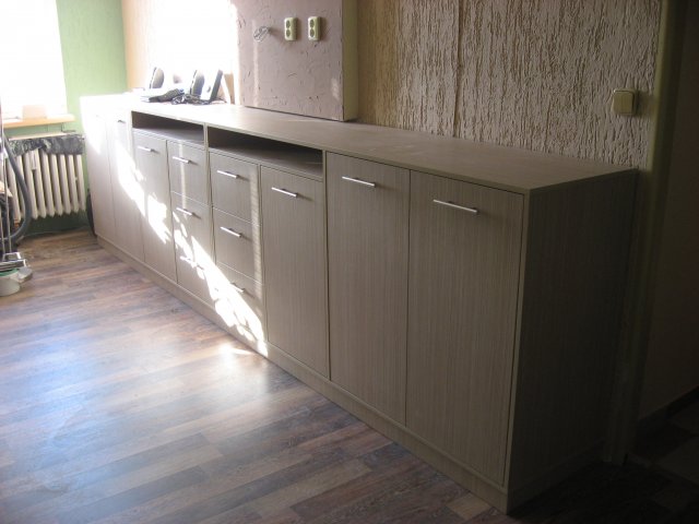 Vestavěné skříně