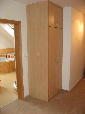 Vestavěné skříně