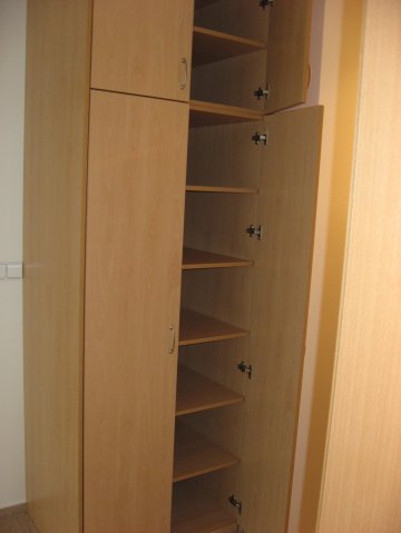 Vestavěné skříně