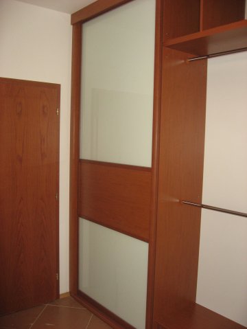 Vestavěné skříně