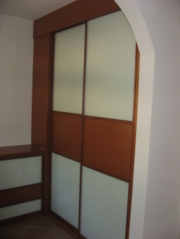 Vestavěné skříně