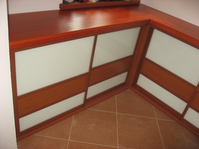 Vestavěné skříně