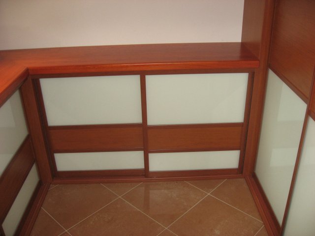 Vestavěné skříně