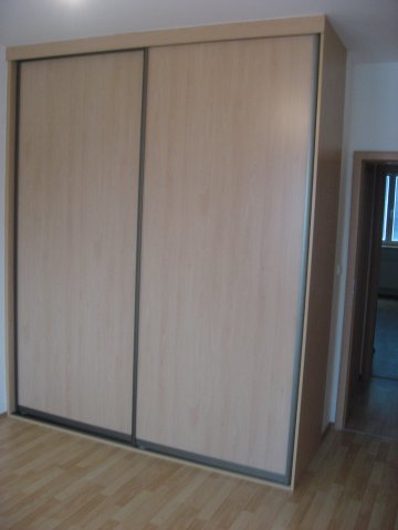 Vestavěné skříně