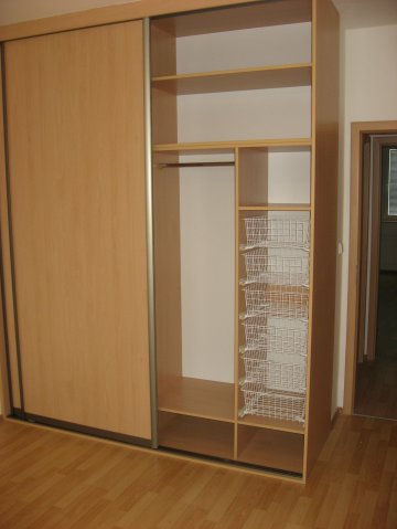 Vestavěné skříně